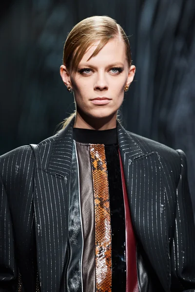 Look 144